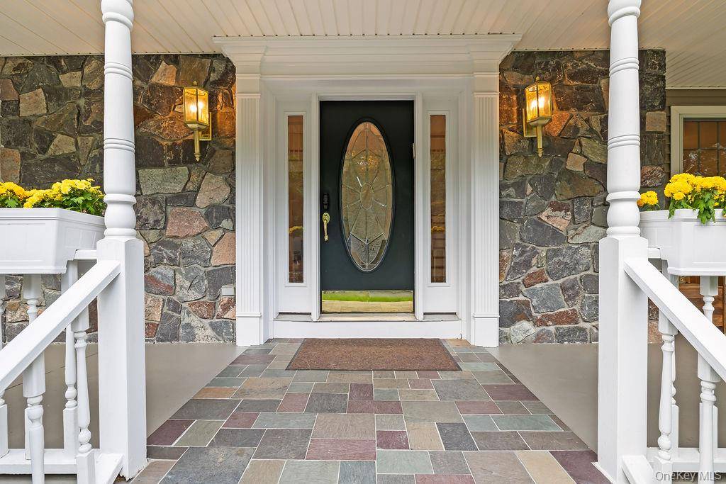 10 Golden RD, Montebello, NY 10901