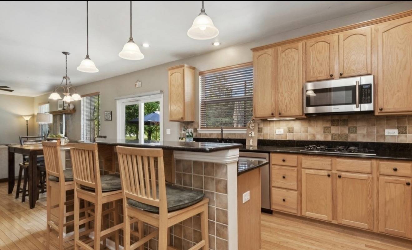 841 Barclay DR, Bolingbrook, IL 60440