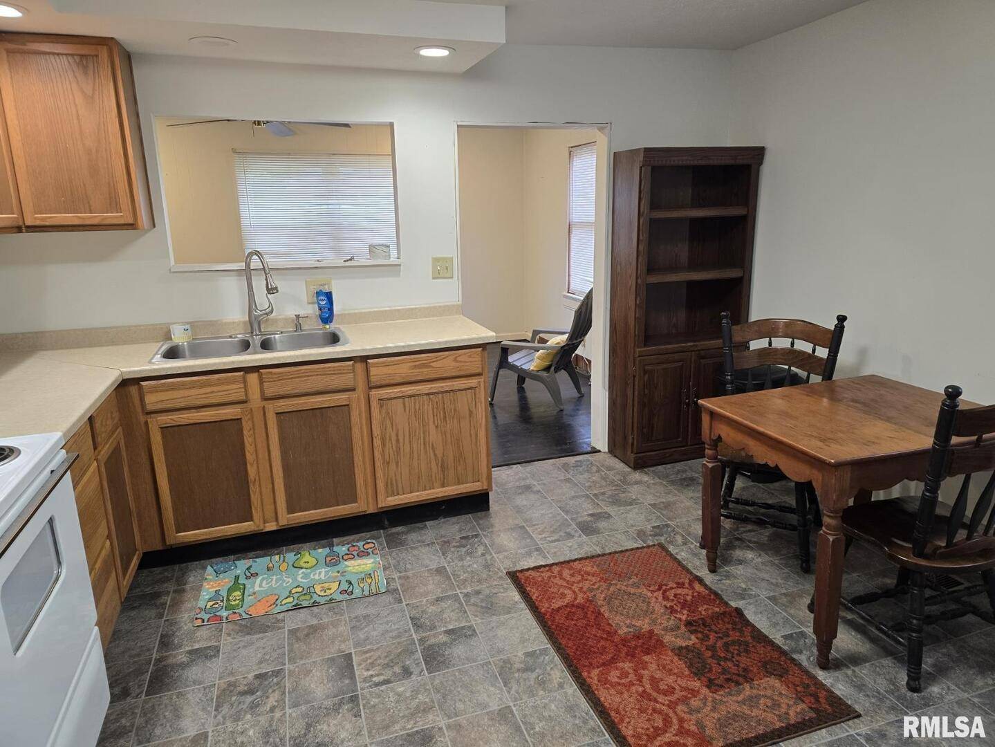 505 S 2ND ST, Marion, IL 62959
