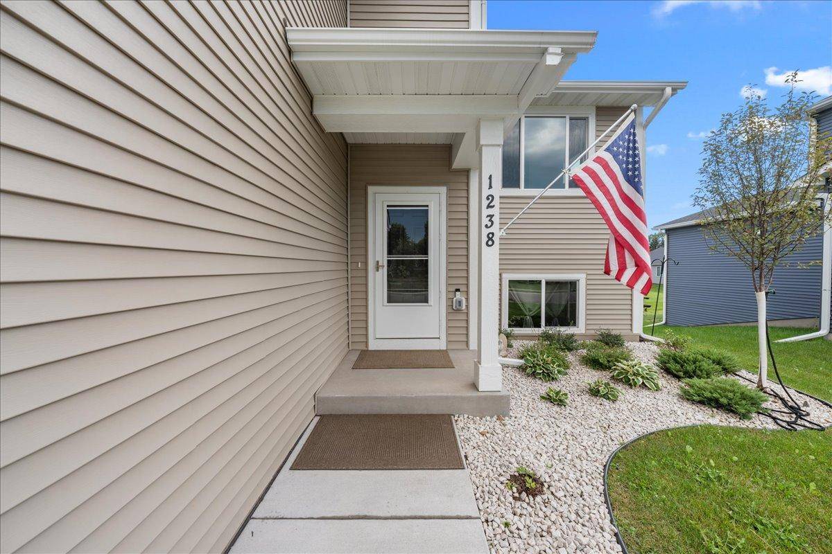 1238 Compton AVE, River Falls, WI 54022