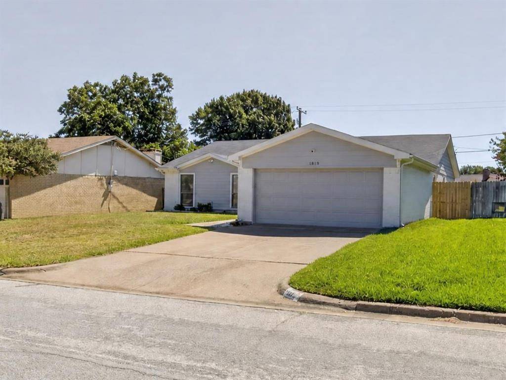1915 Lavon Creek Lane, Arlington, TX 76006