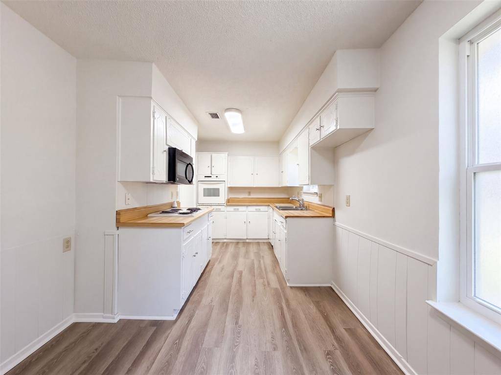 1136 Kris Street, Irving, TX 75060