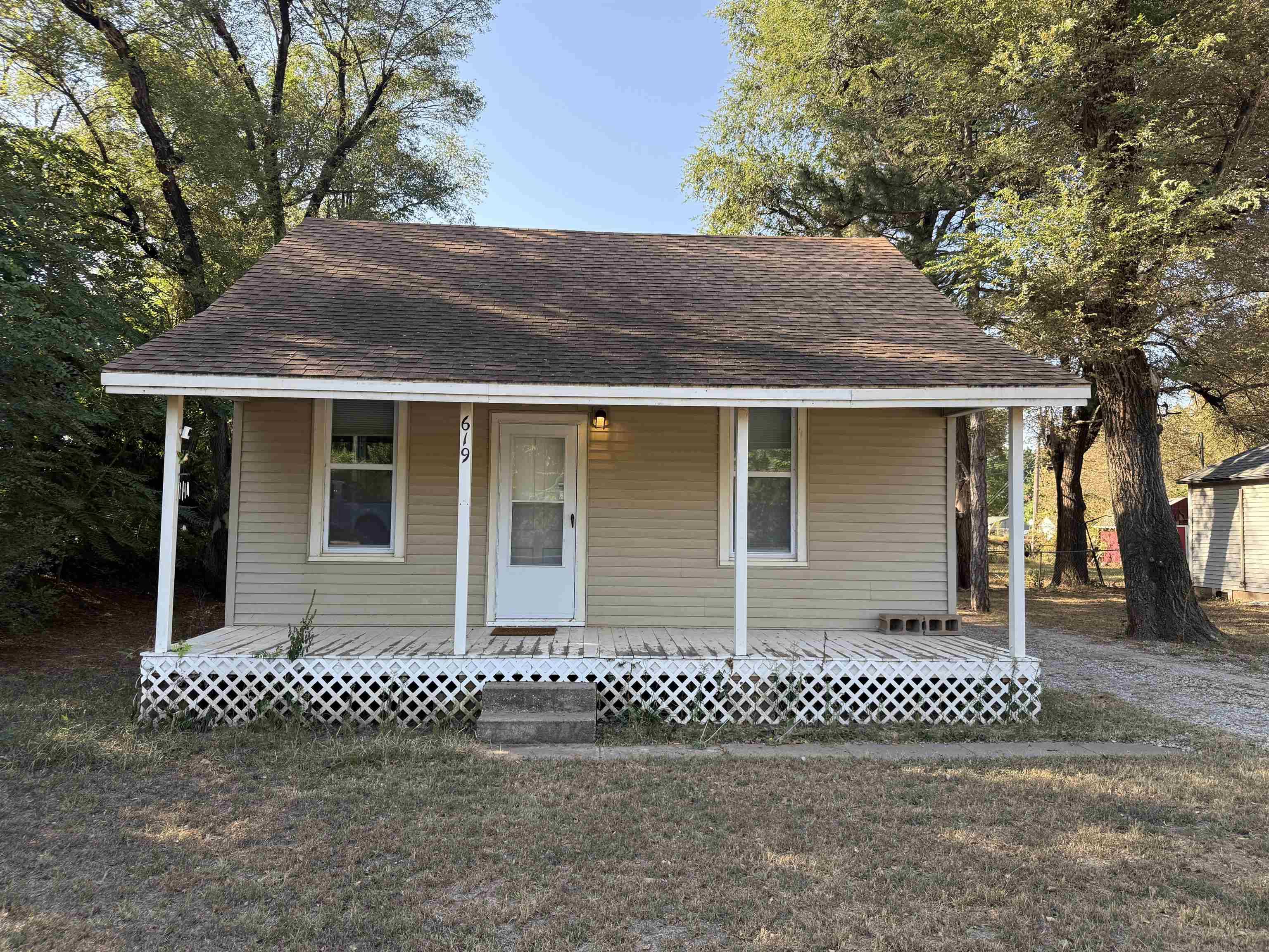 619 E C, Kingman, KS 67068