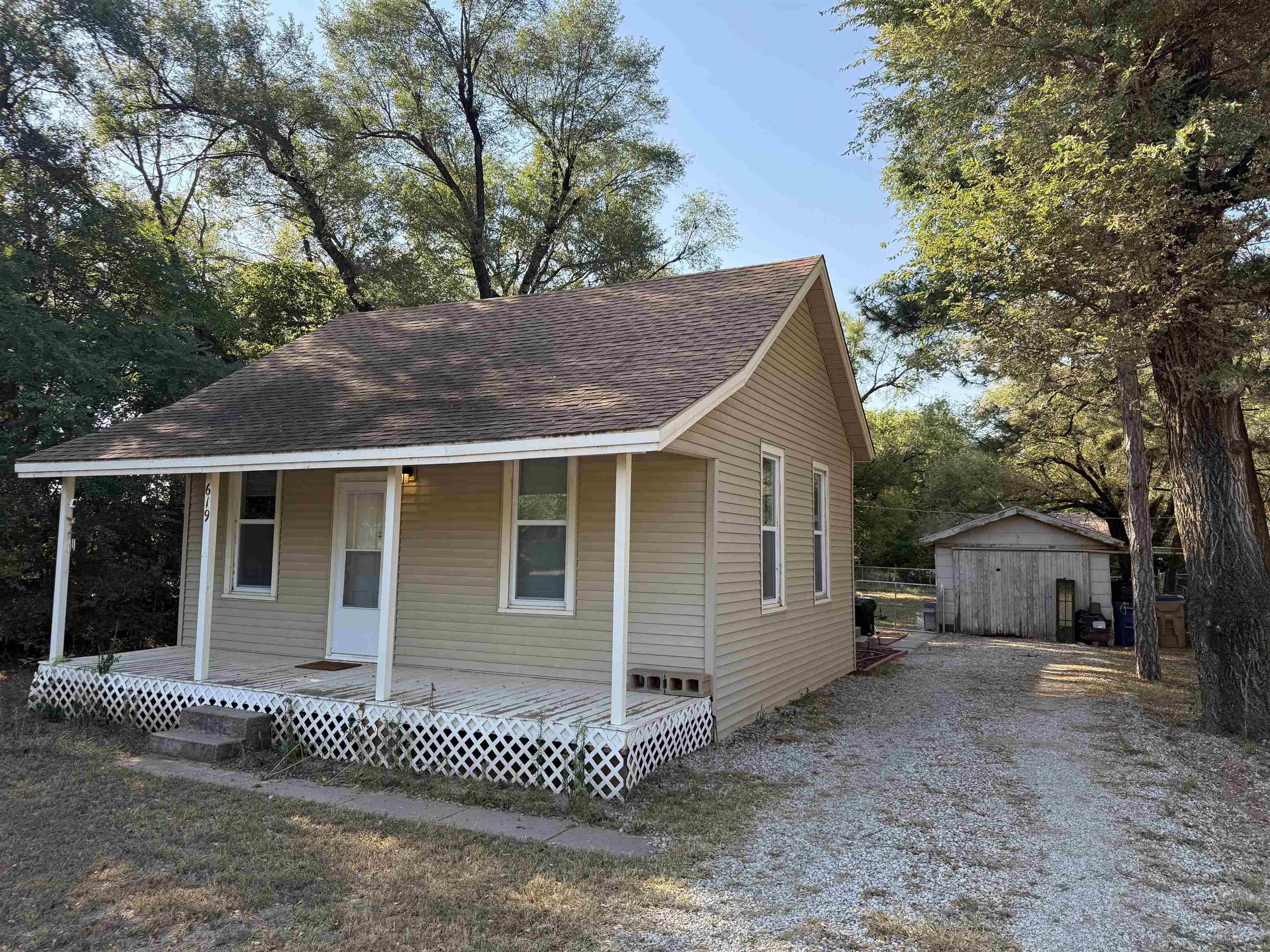 619 E C, Kingman, KS 67068
