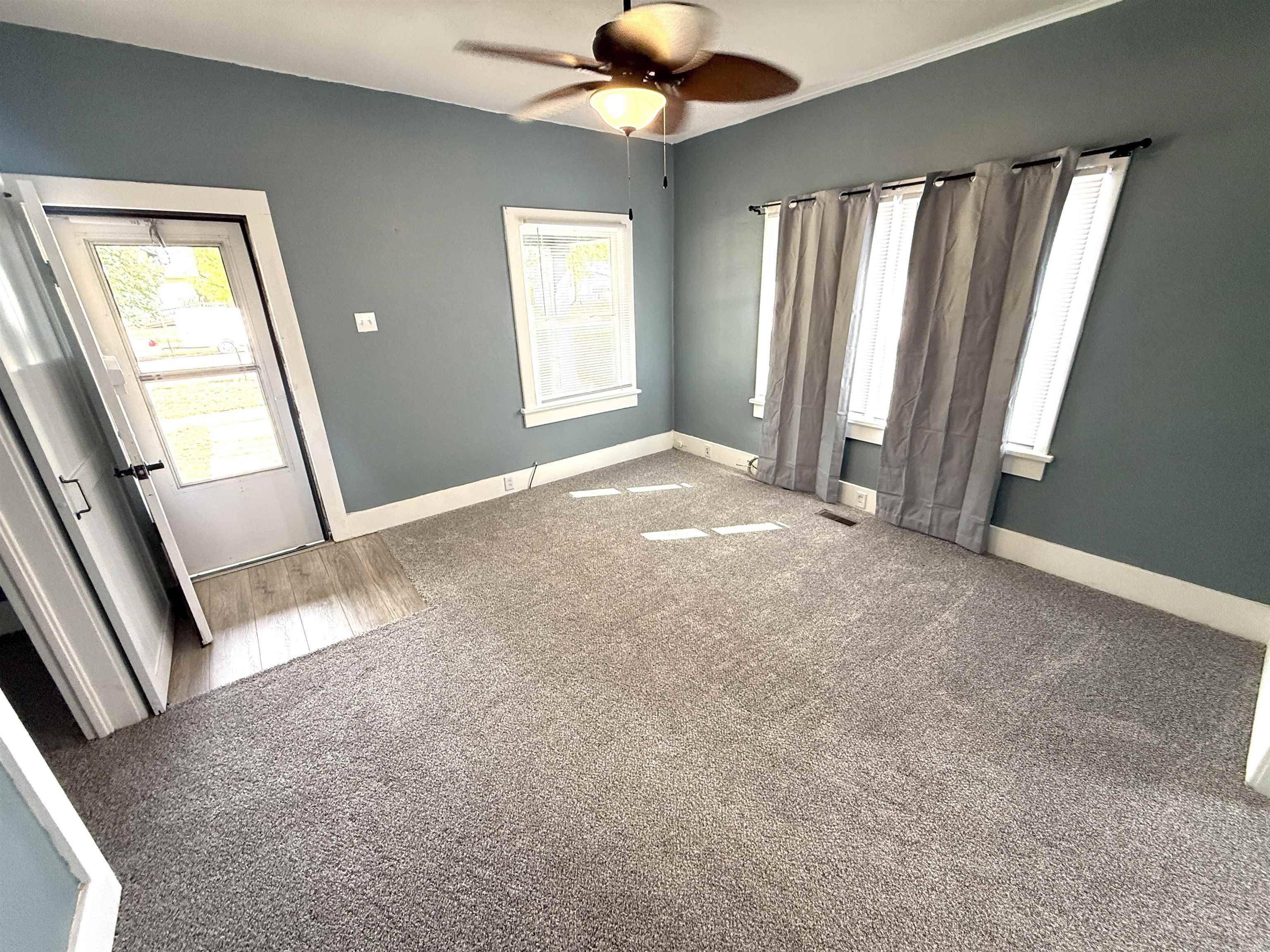 305 W Kansas Ave, Medicine Lodge, KS 67104