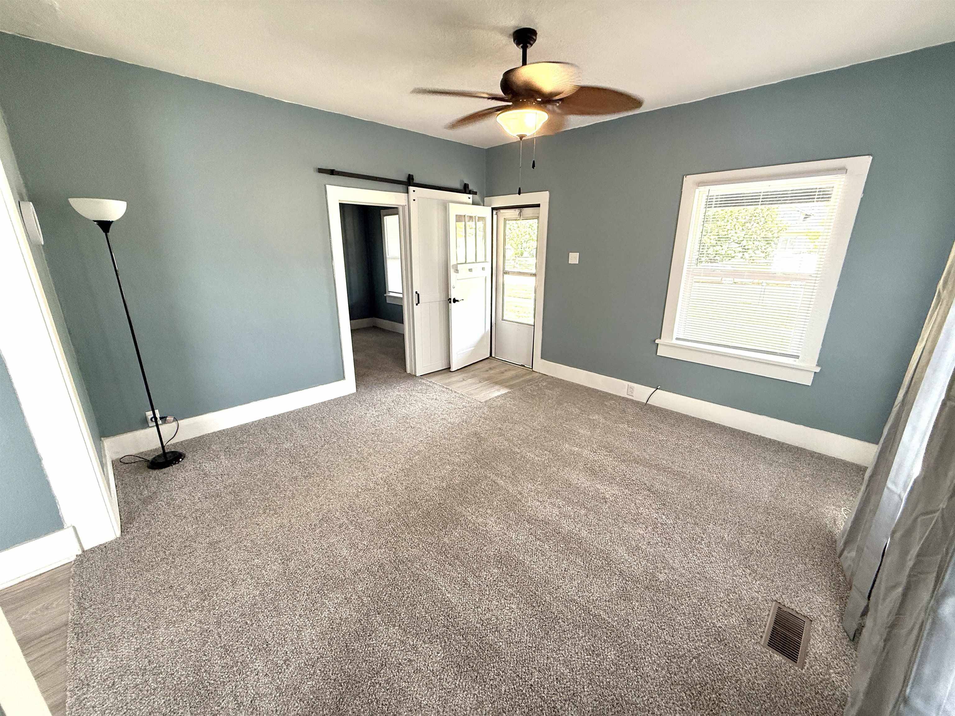 305 W Kansas Ave, Medicine Lodge, KS 67104