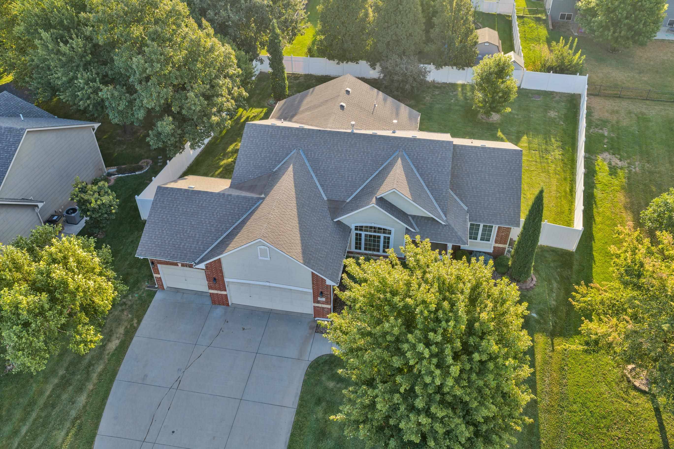 615 Autumn Glen Ct, Newton, KS 67114
