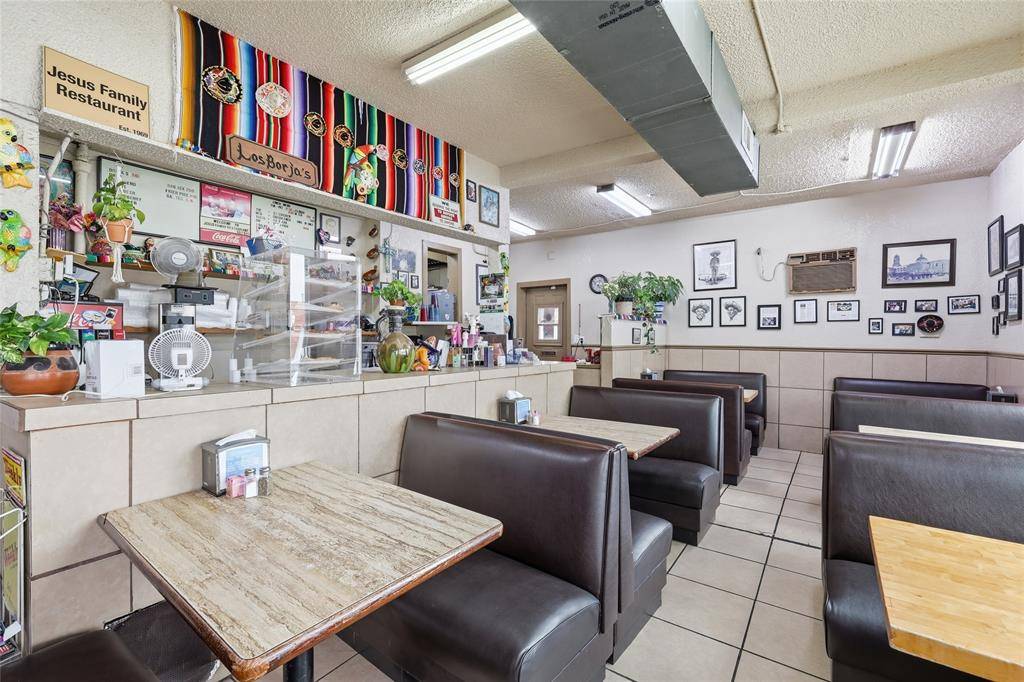 810 S Main Street, Fort Worth, TX 76104