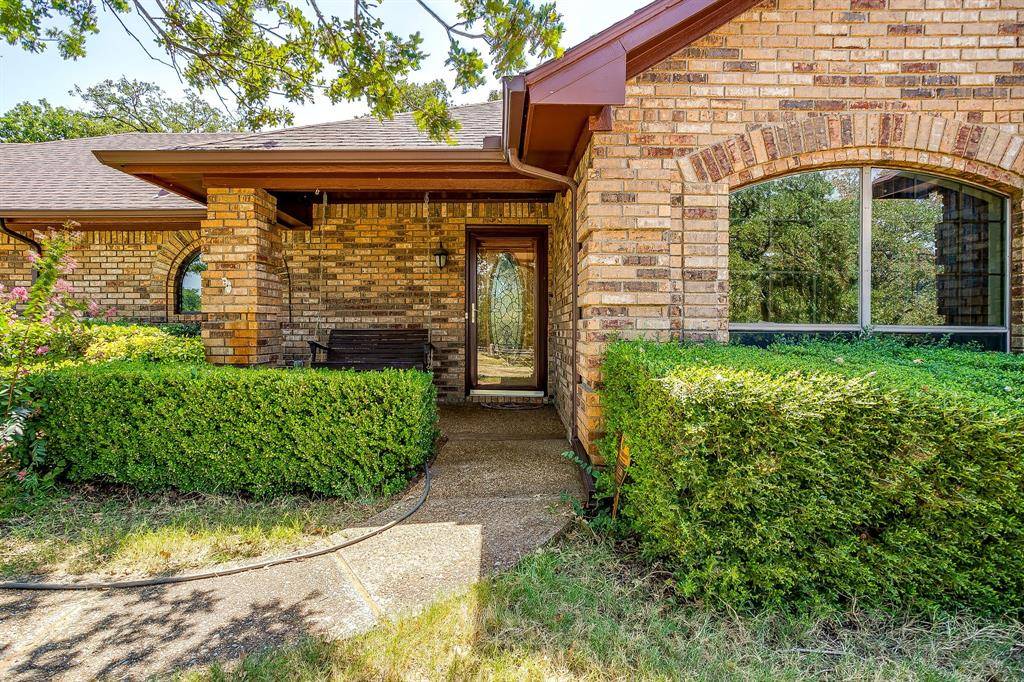 10100 Crestline Trail, Burleson, TX 76028