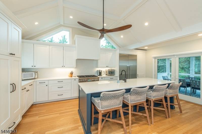 3 Lake Trl, Harding Twp., NJ 07960