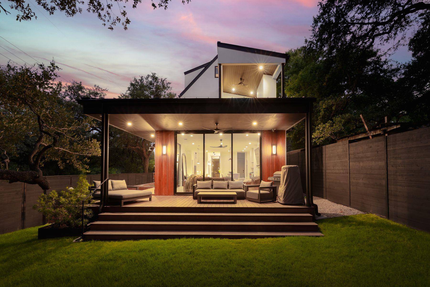 800 W James ST, Austin, TX 78704