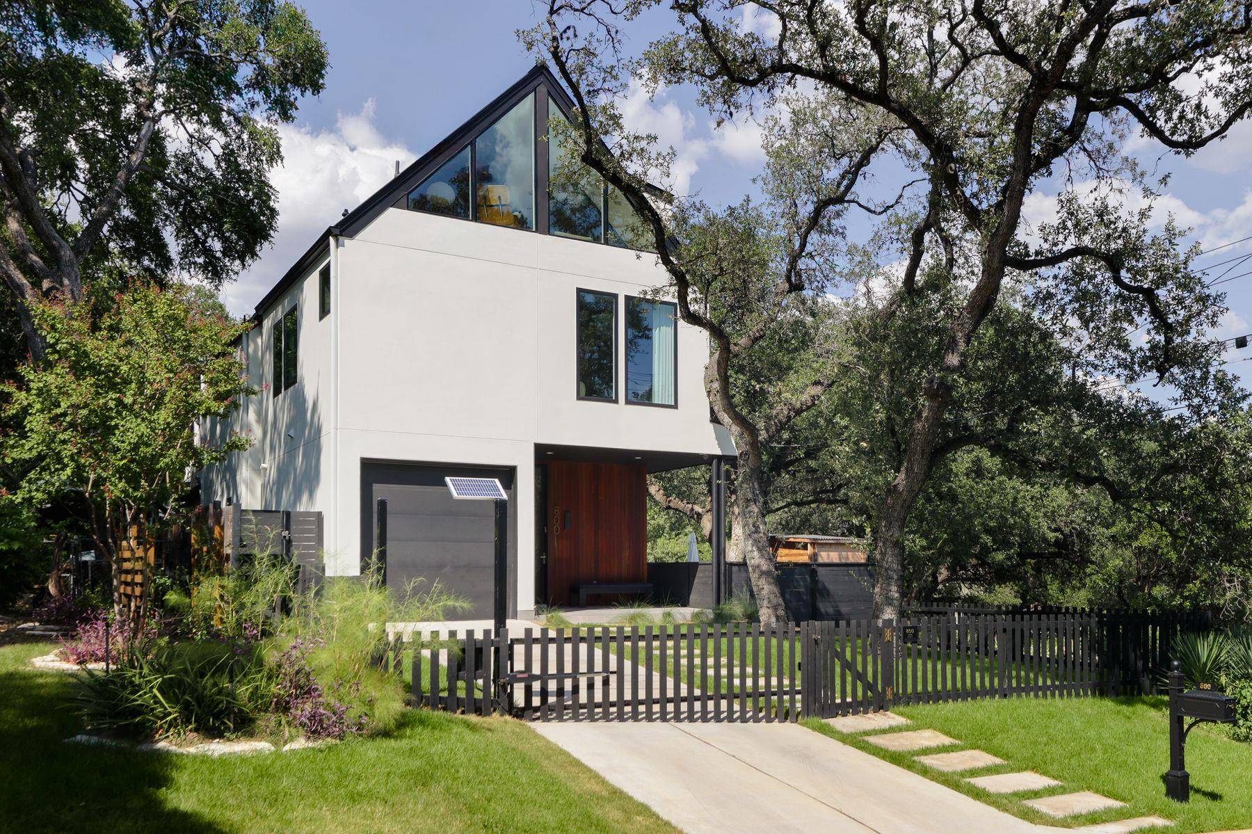 800 W James ST, Austin, TX 78704