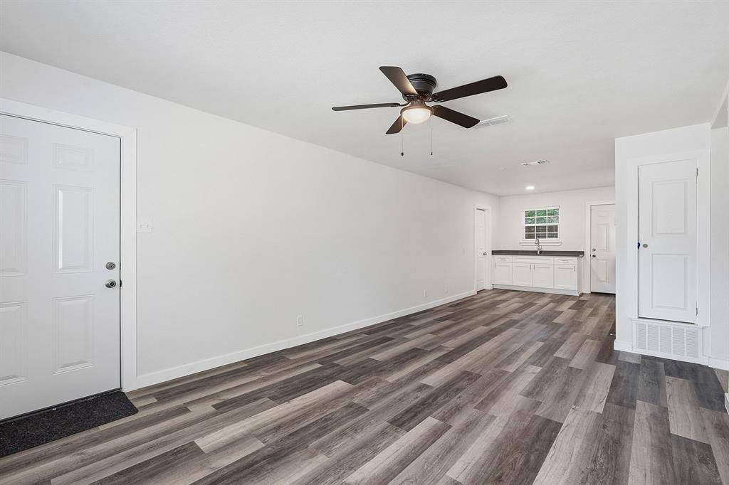 1911 Hearthside DR #A, Austin, TX 78757