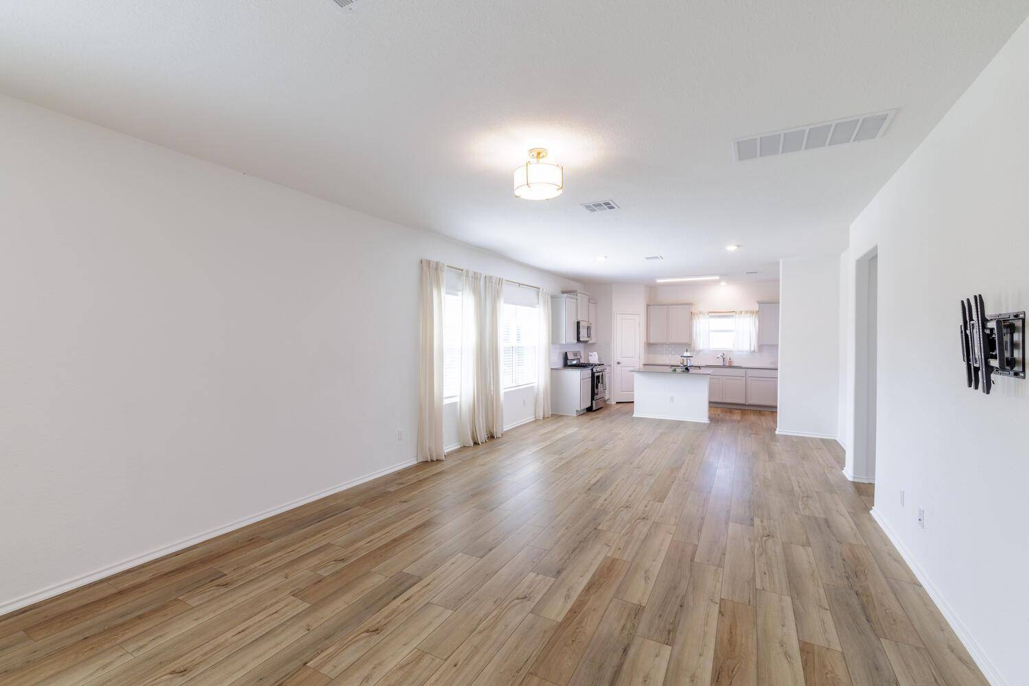 8015 Purple Aster PASS, Lago Vista, TX 78645