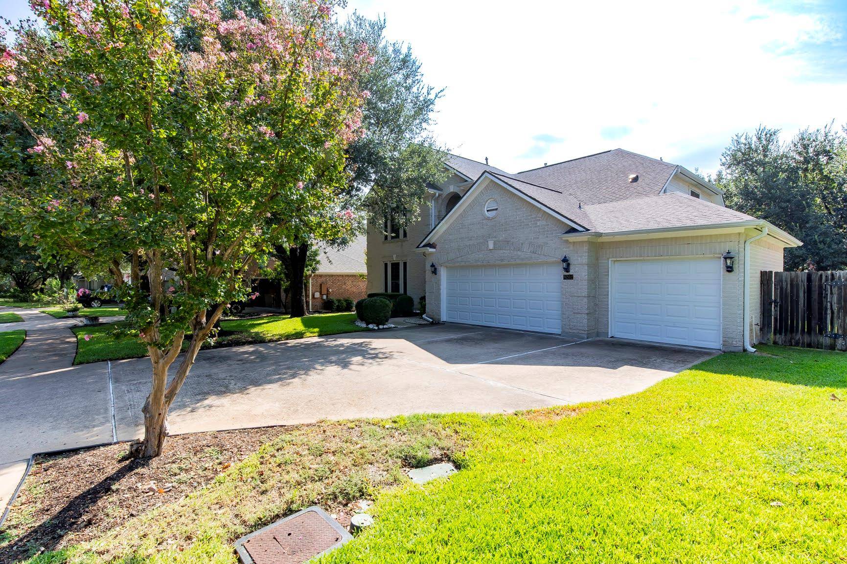 8202 Sunburst PKWY, Round Rock, TX 78681