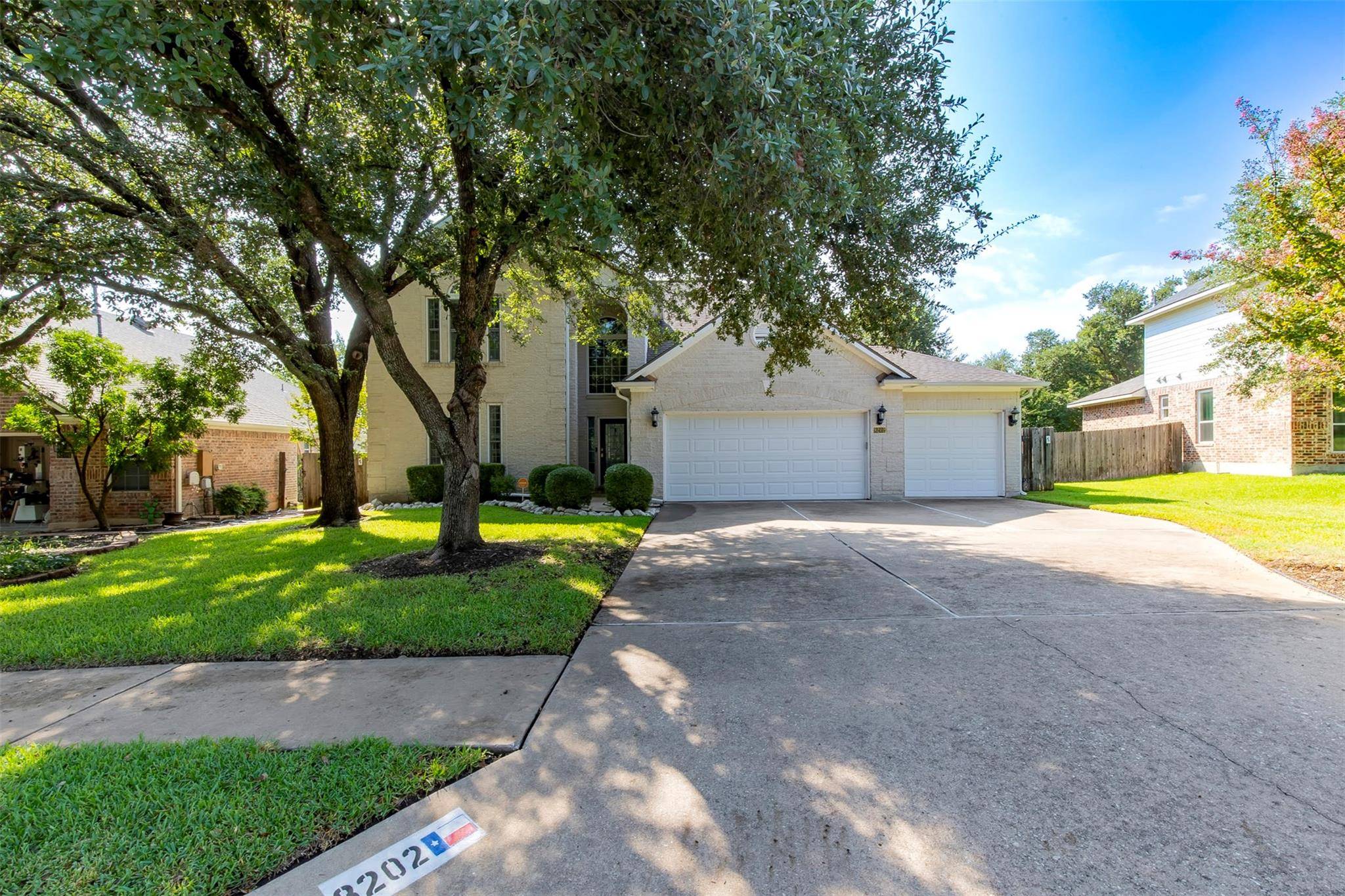 8202 Sunburst PKWY, Round Rock, TX 78681