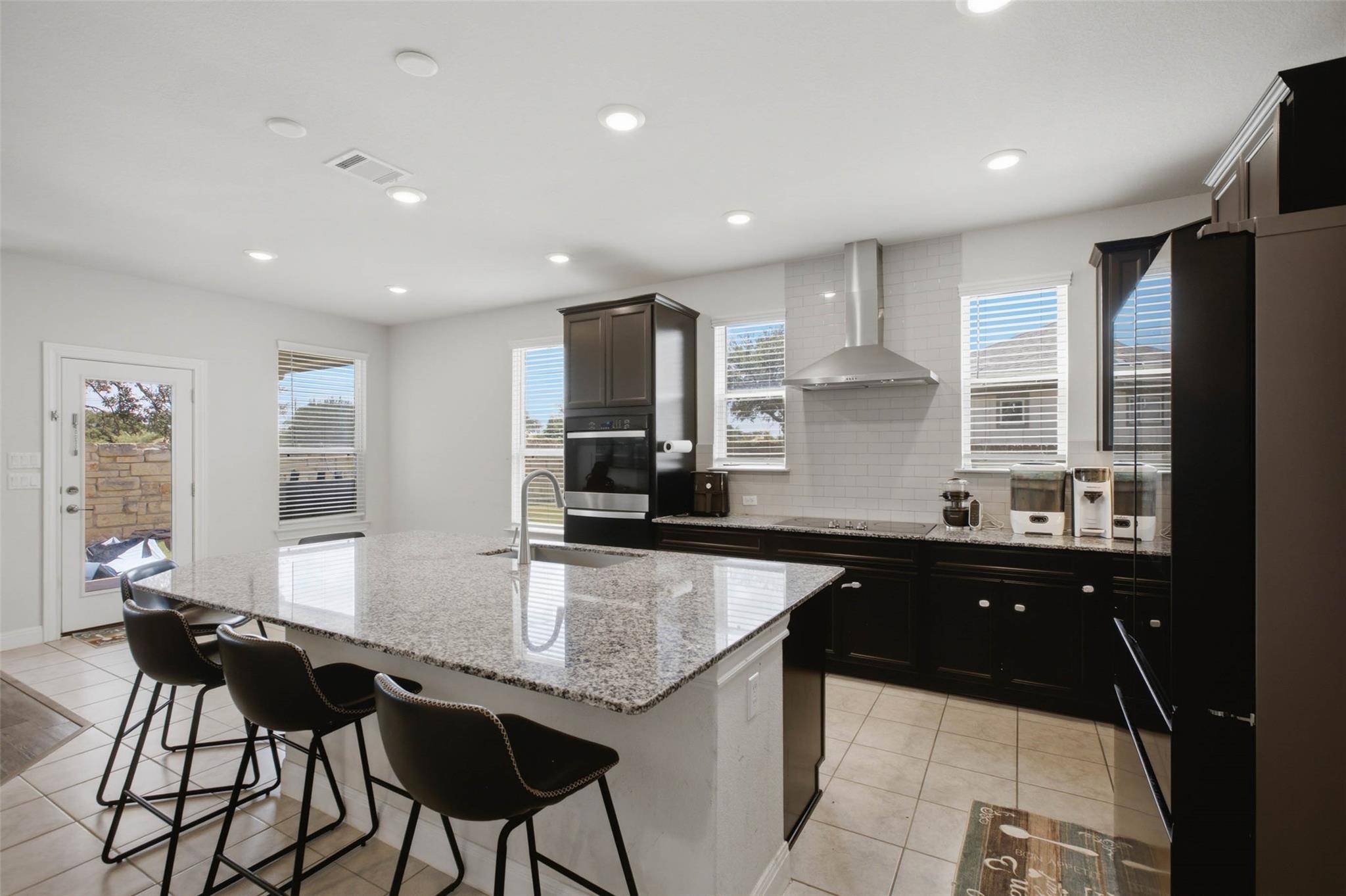 137 Jasmine LN, Marble Falls, TX 78654