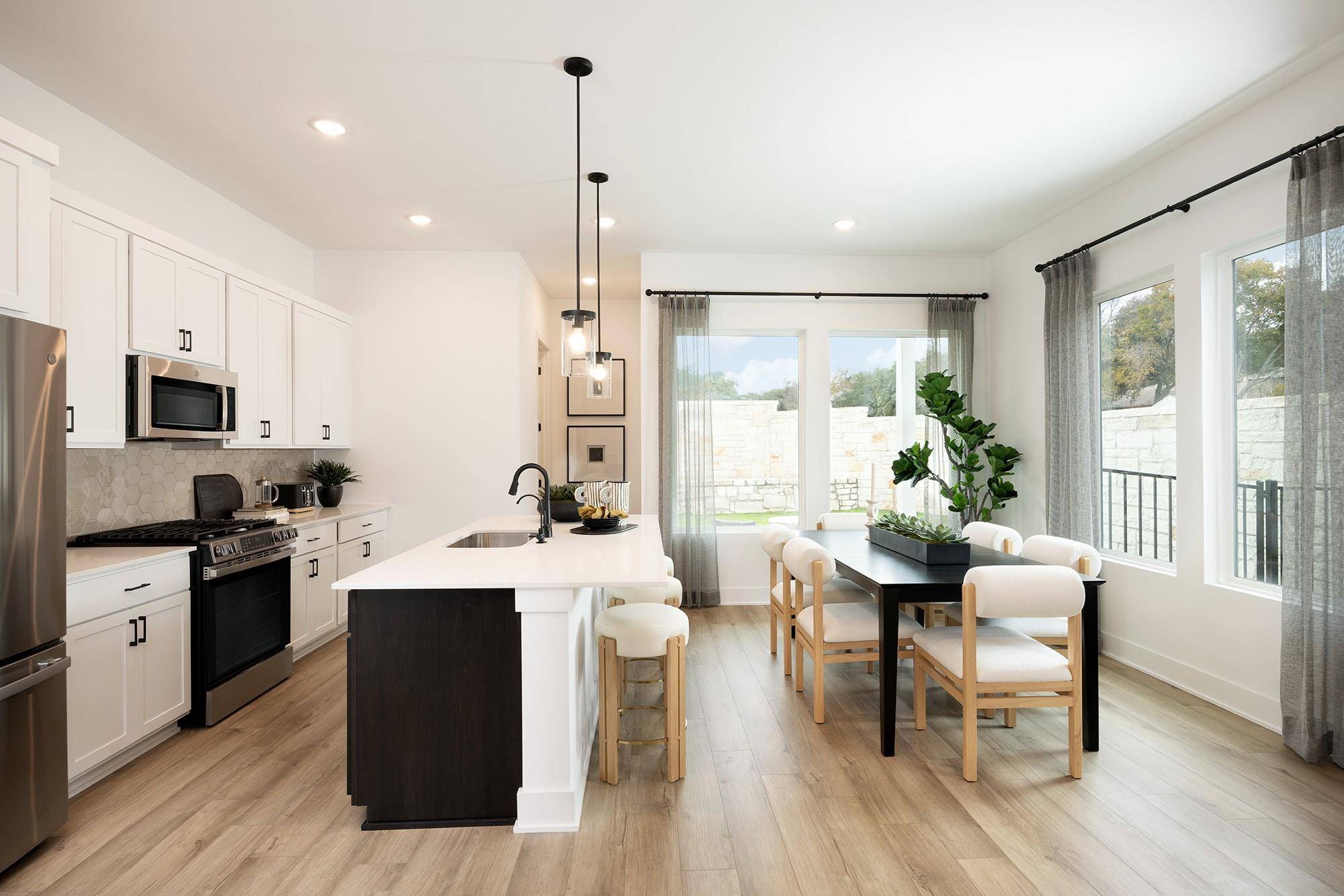 8024 Bird Song CIR, Austin, TX 78745