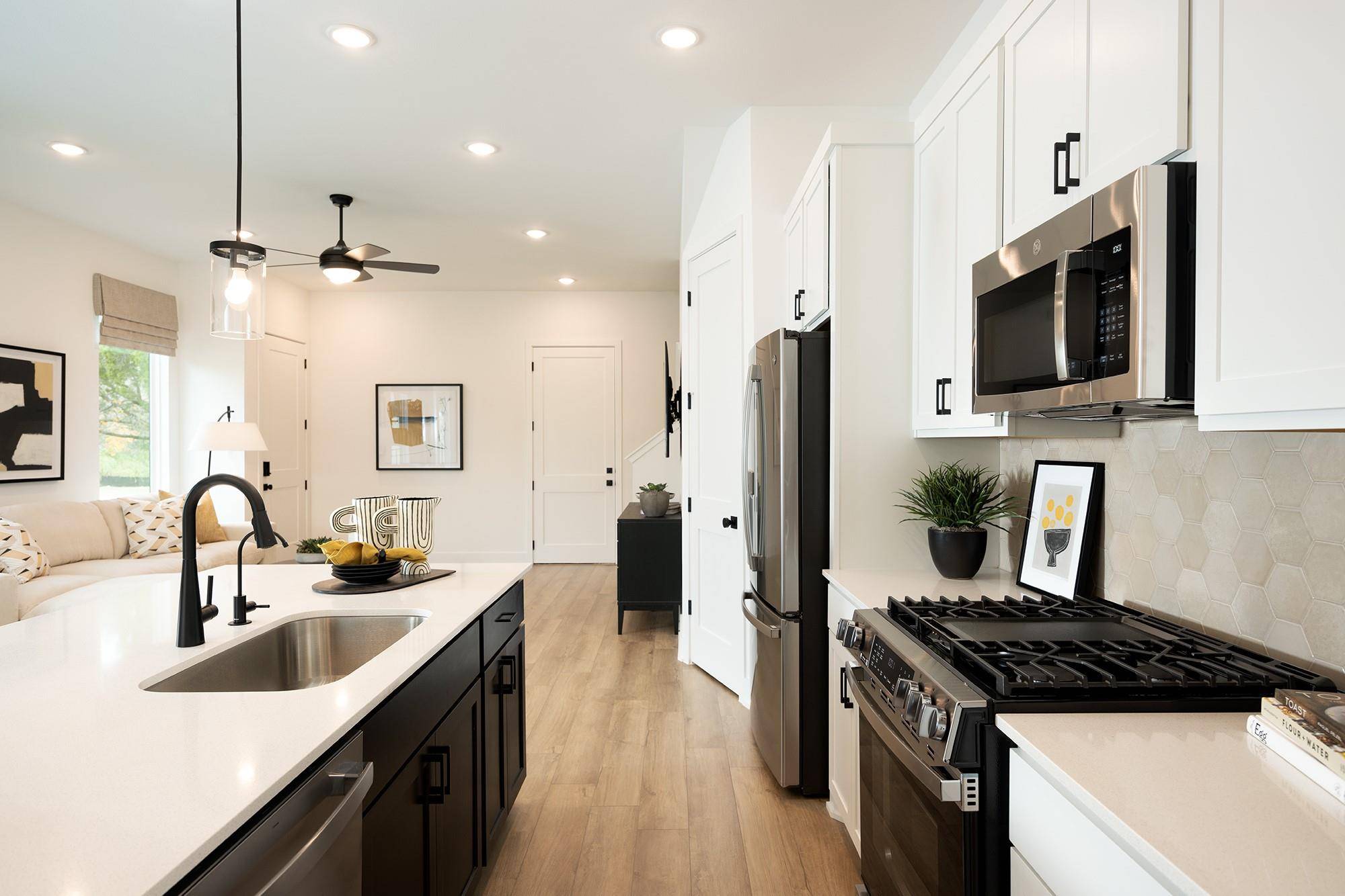 8024 Bird Song CIR, Austin, TX 78745