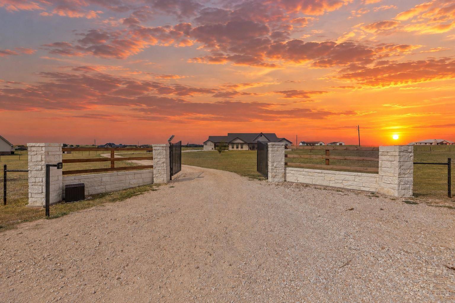 323 County Road 301, Granger, TX 76530