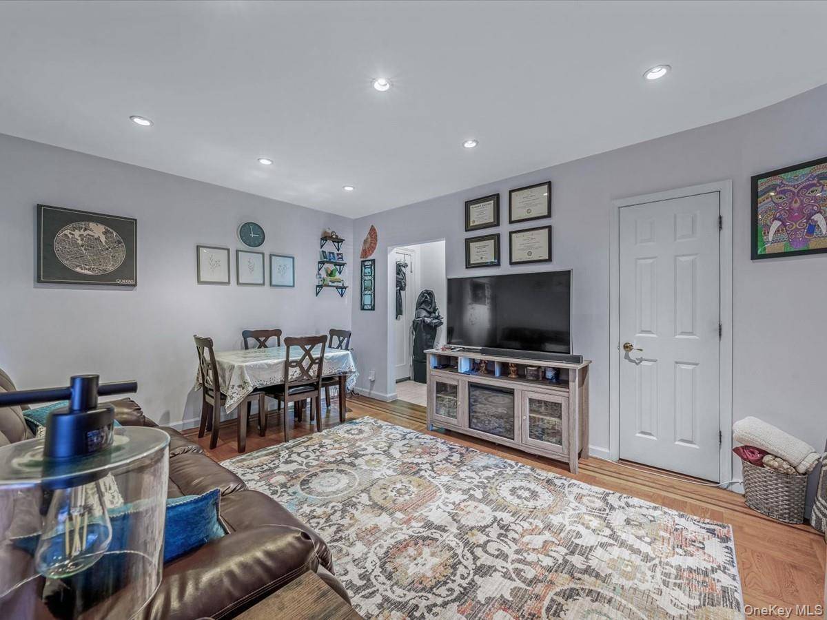 9524 Fort Hamilton Pkwy #301, Brooklyn, NY 11209