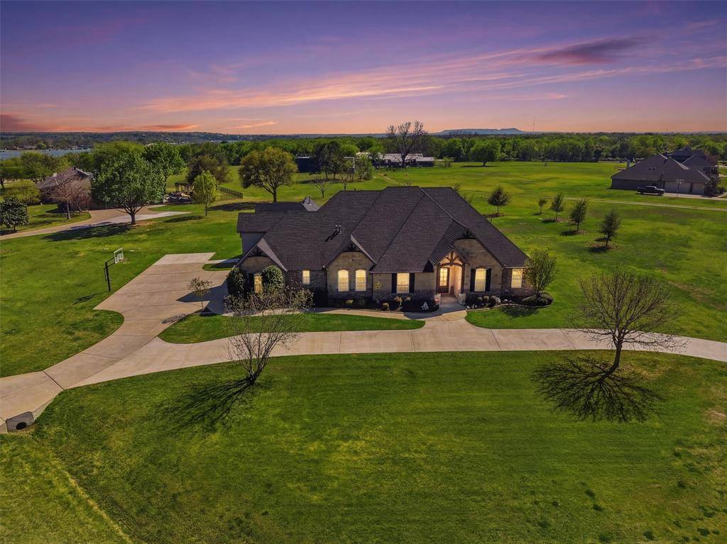 1201 E Iberian Court, Granbury, TX 76048