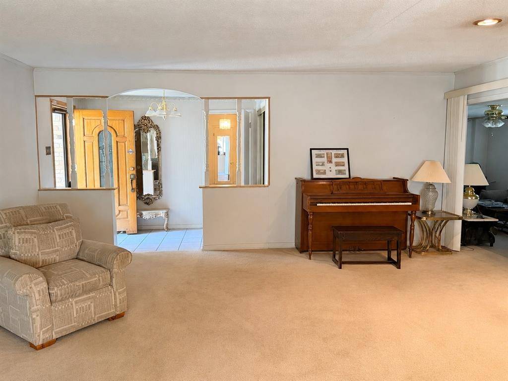 921 Medalist Drive, Dallas, TX 75232