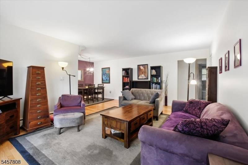 320 South St #E, Morristown Town, NJ 07960