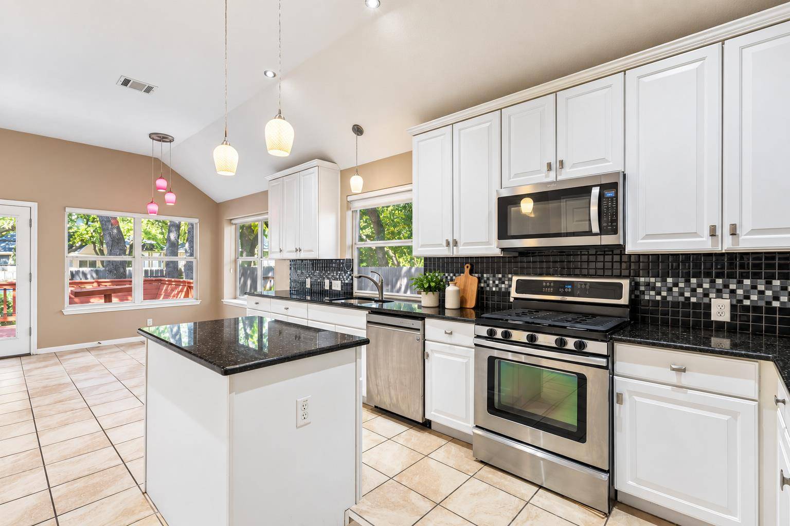 15814 Rustic LN, Austin, TX 78717