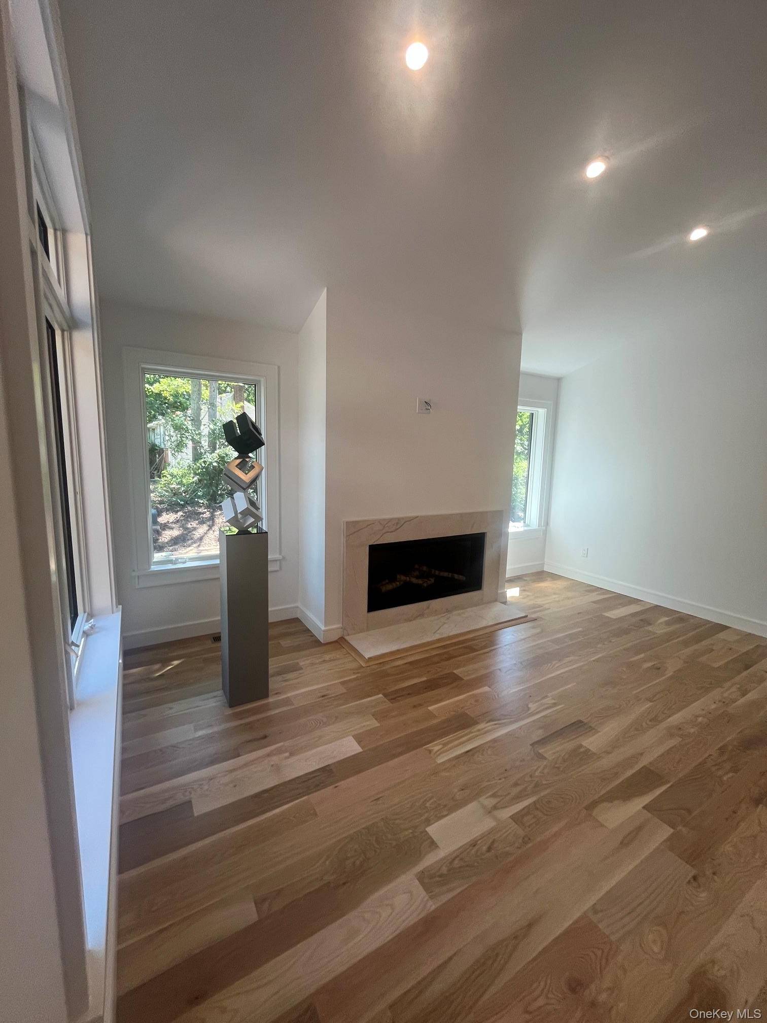 17 Bittersweet AVE, Hampton Bays, NY 11946