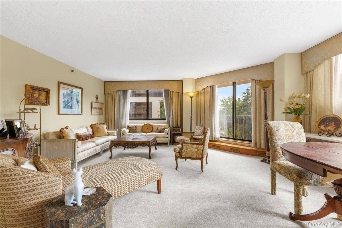 25 Rockledge AVE #205, White Plains, NY 10601