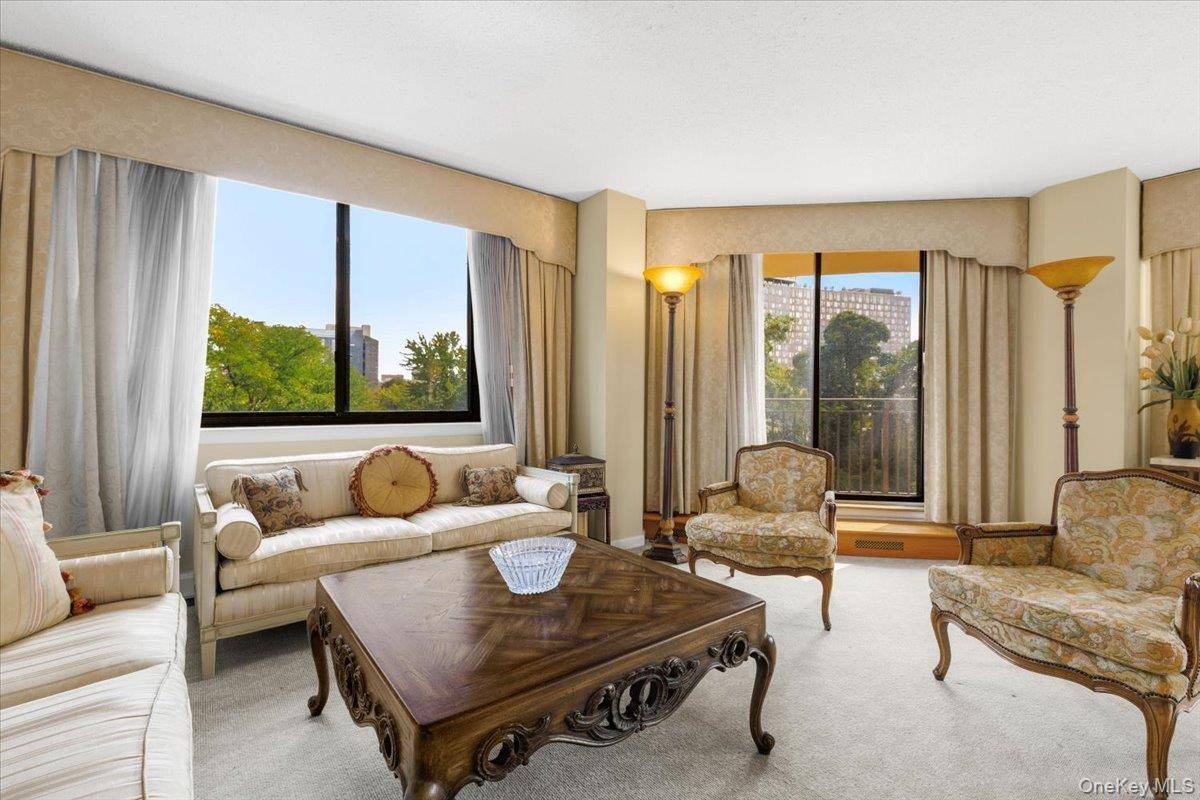 25 Rockledge AVE #205, White Plains, NY 10601