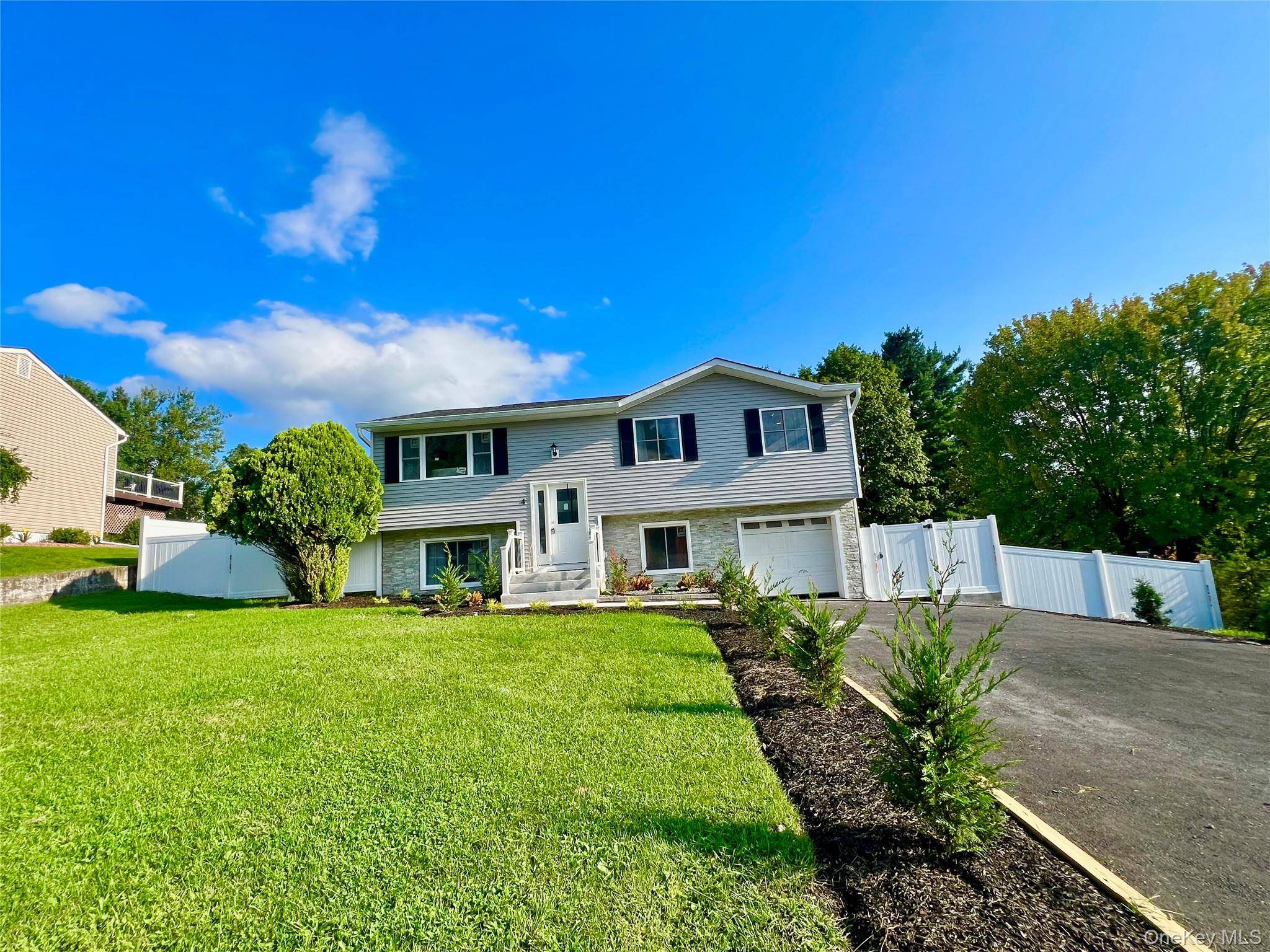 4 Liberty CT, Washingtonville, NY 10992