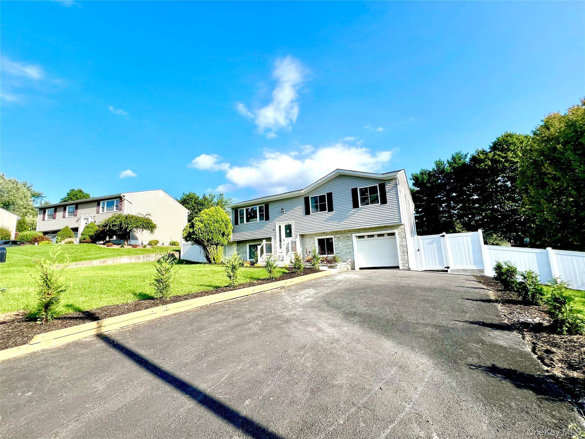 4 Liberty CT, Washingtonville, NY 10992