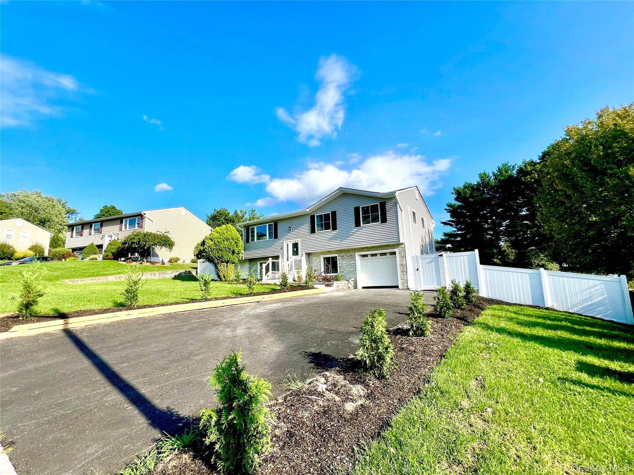 4 Liberty CT, Washingtonville, NY 10992
