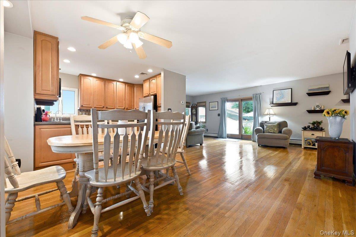 1471 Beech LN, East Meadow, NY 11554