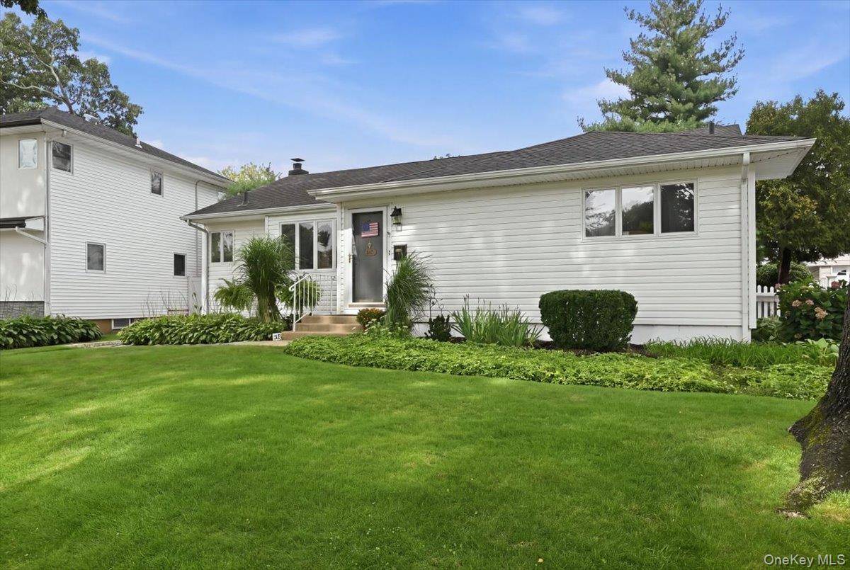 1471 Beech LN, East Meadow, NY 11554