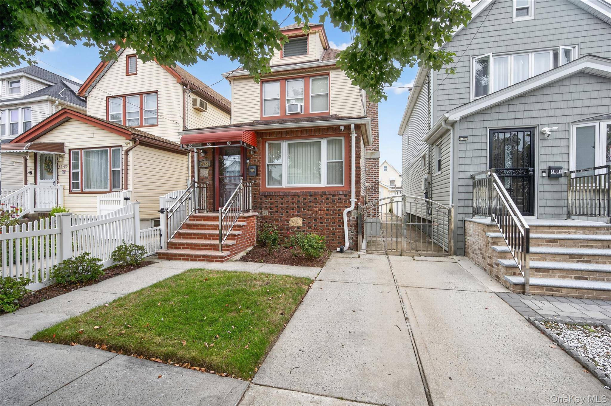 89-85 219th ST, Queens Village, NY 11427