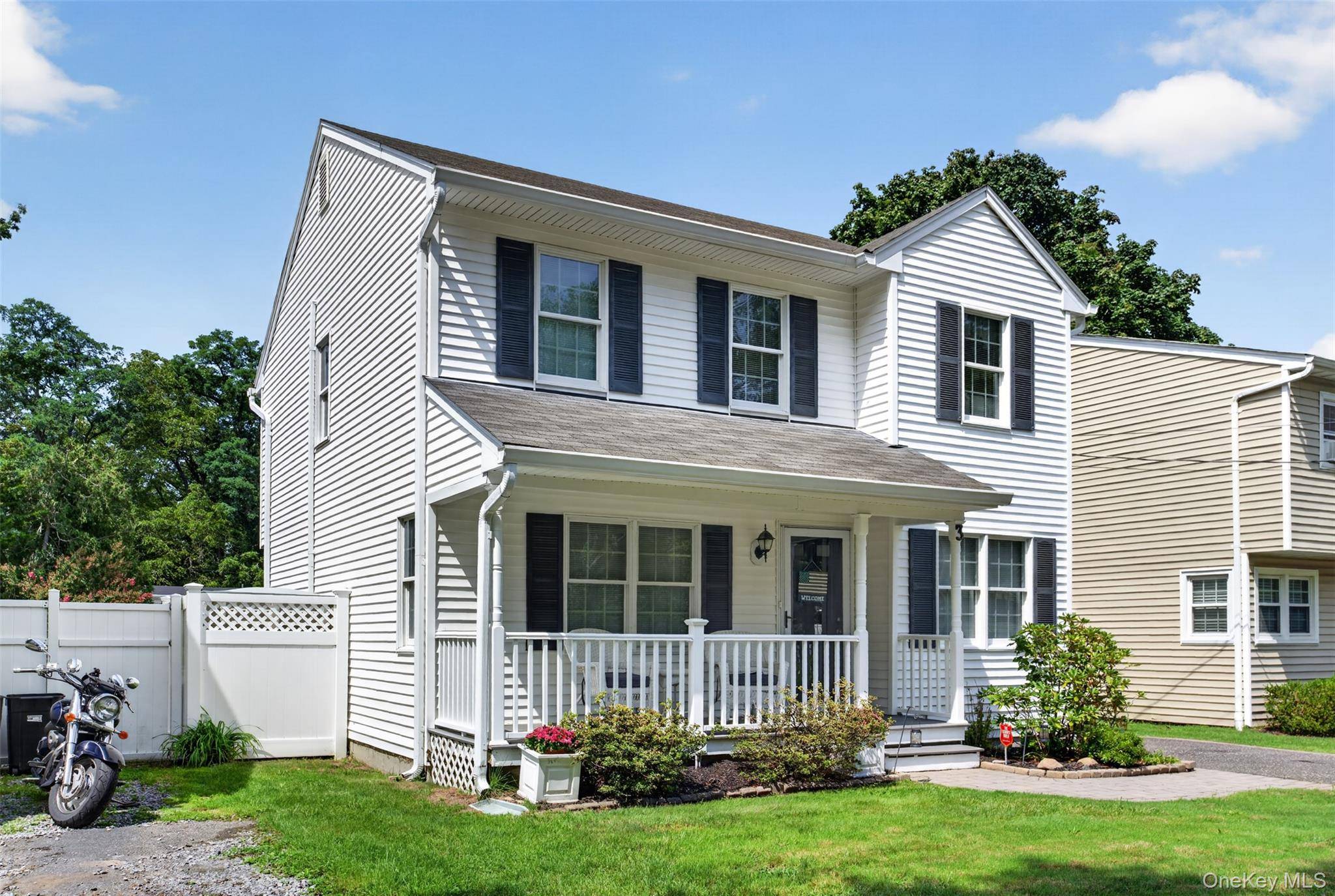 3 Elm RD, Rocky Point, NY 11778
