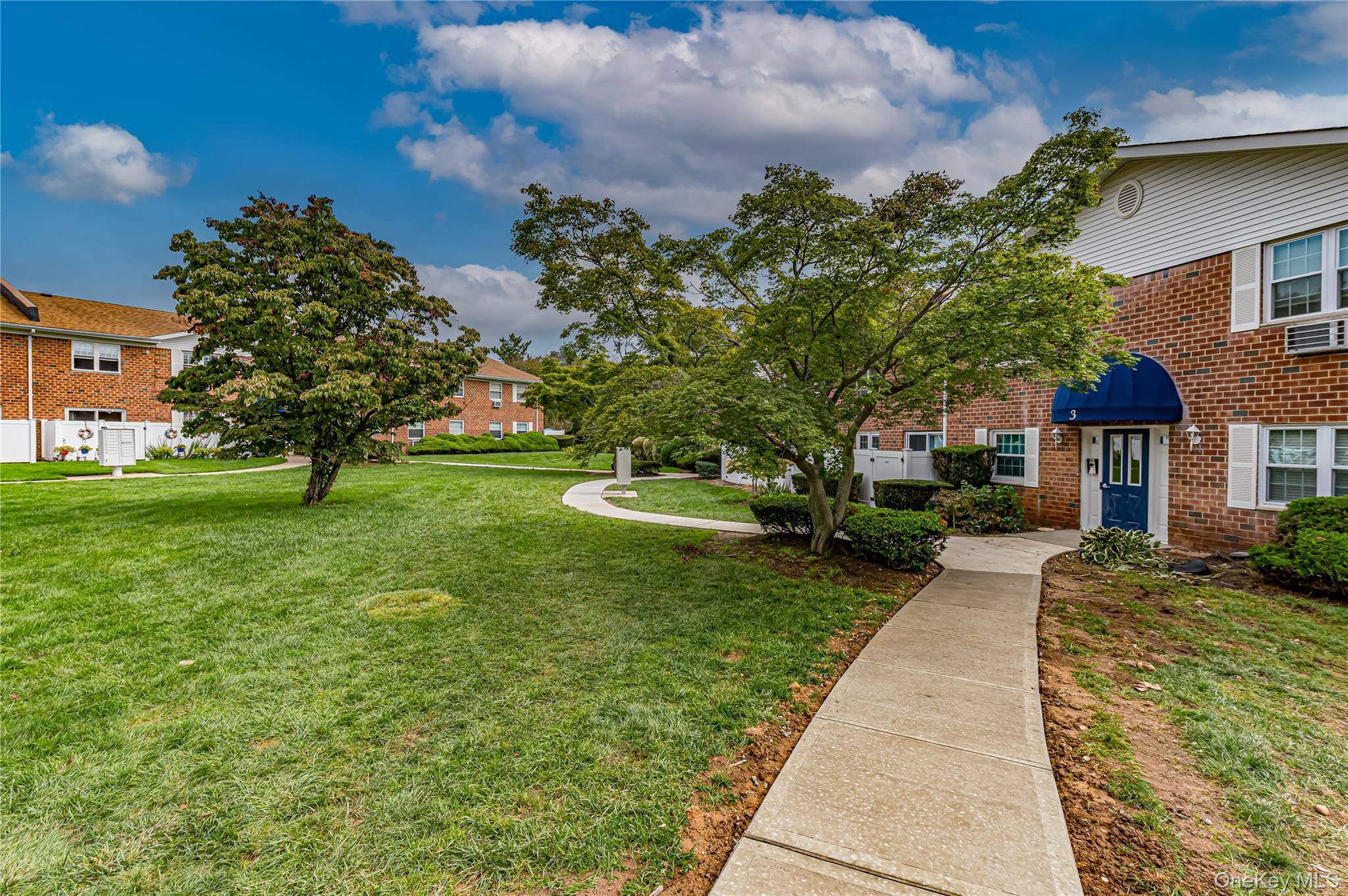 460 Old Town Road #3-O, Port Jefferson Station, NY 11776