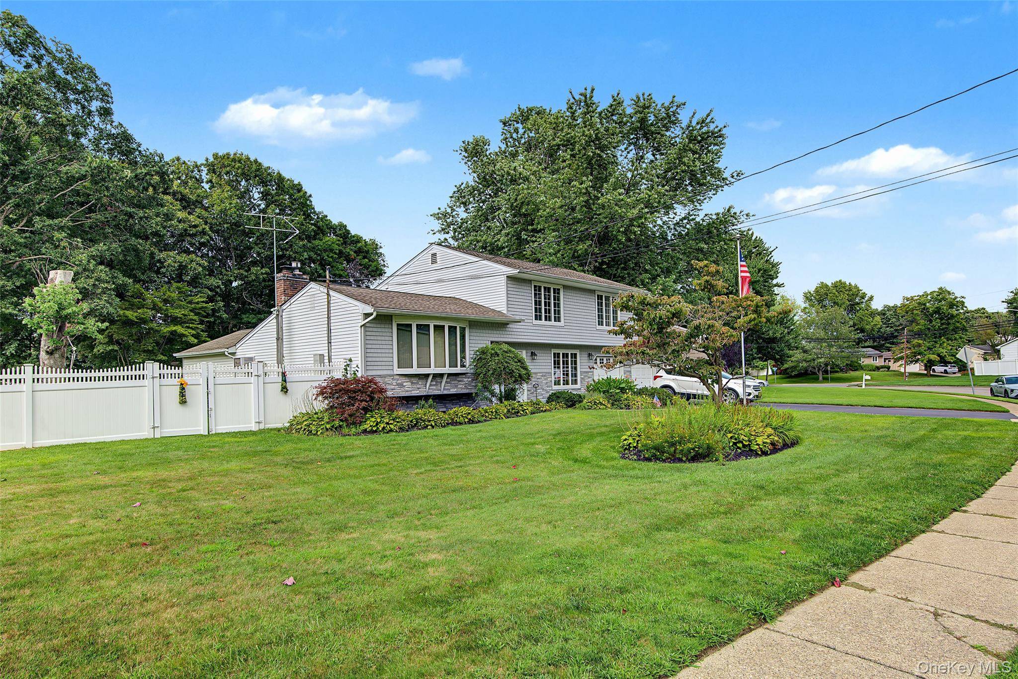 105 Nathan DR, Bohemia, NY 11716