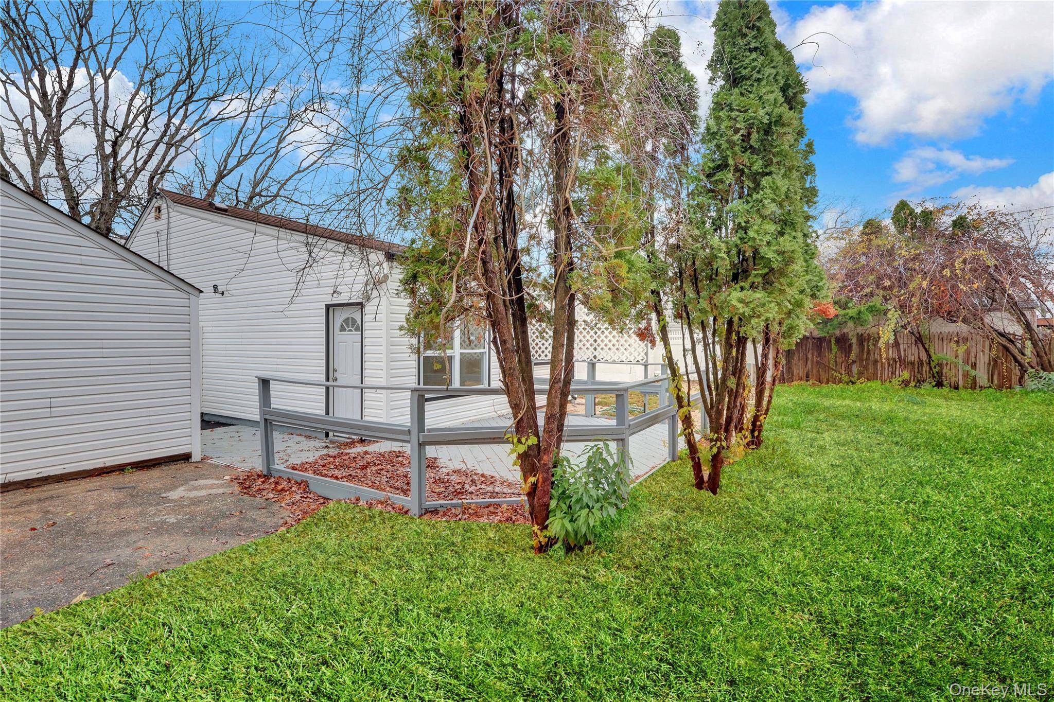 12 Carlls PATH, North Babylon, NY 11703