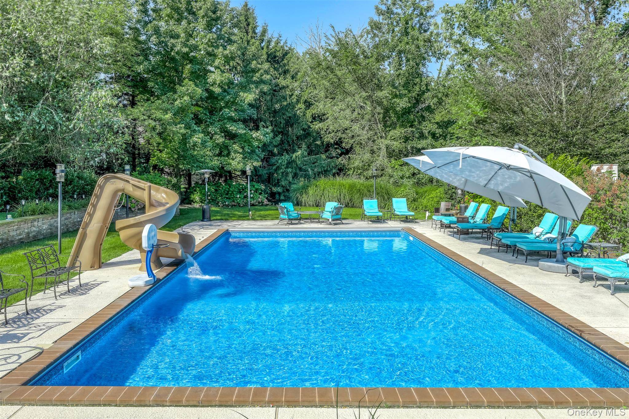 10 Cobblestone Farm CT, Suffern, NY 10901