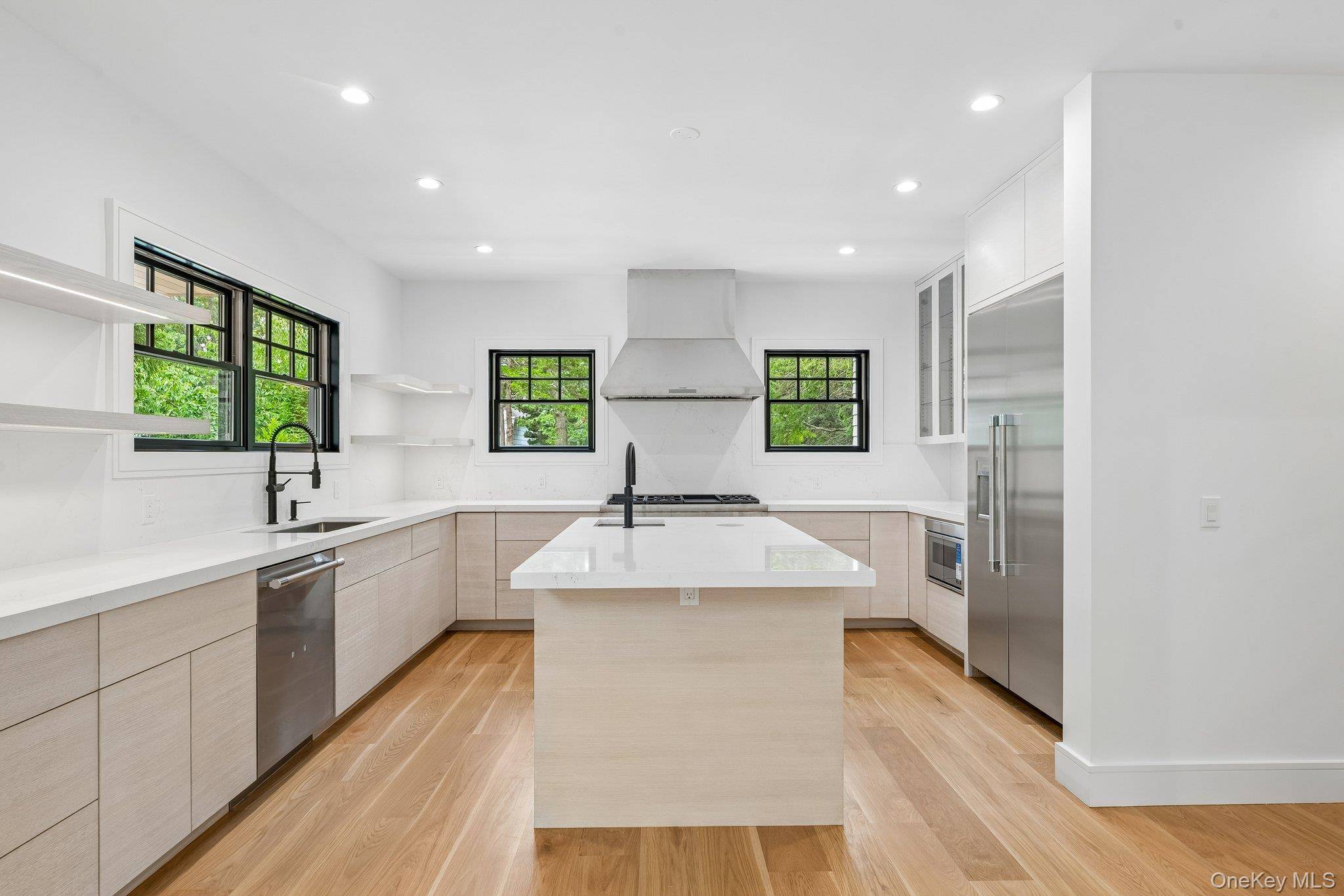 46 Towhee TRL, East Hampton, NY 11937