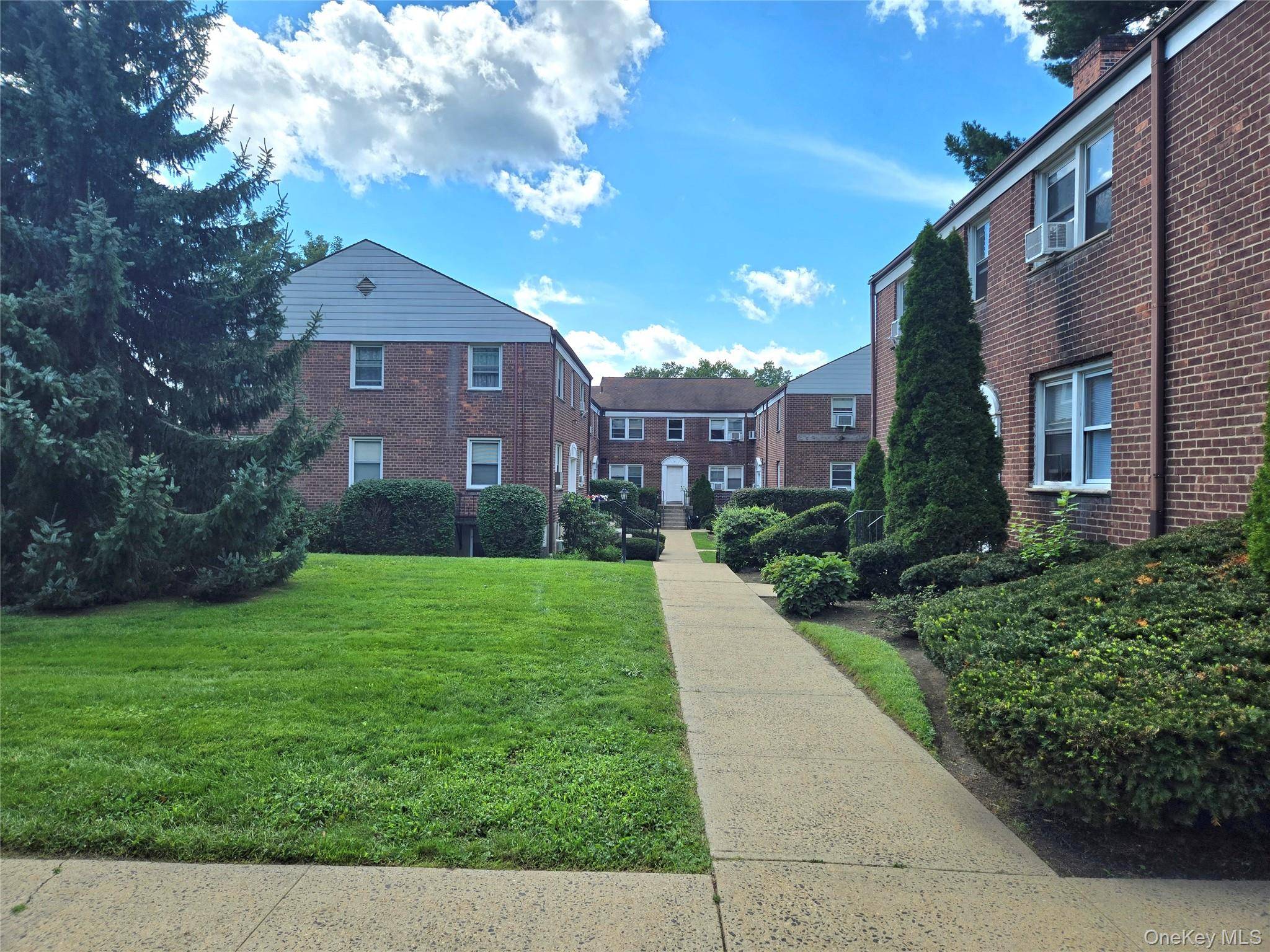 79 N Broadway #D2, White Plains, NY 10603