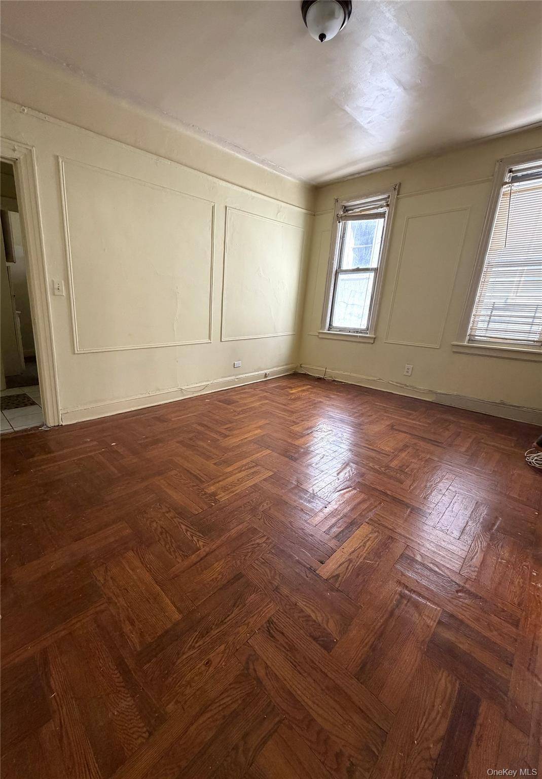 719 E 242nd ST, Bronx, NY 10470