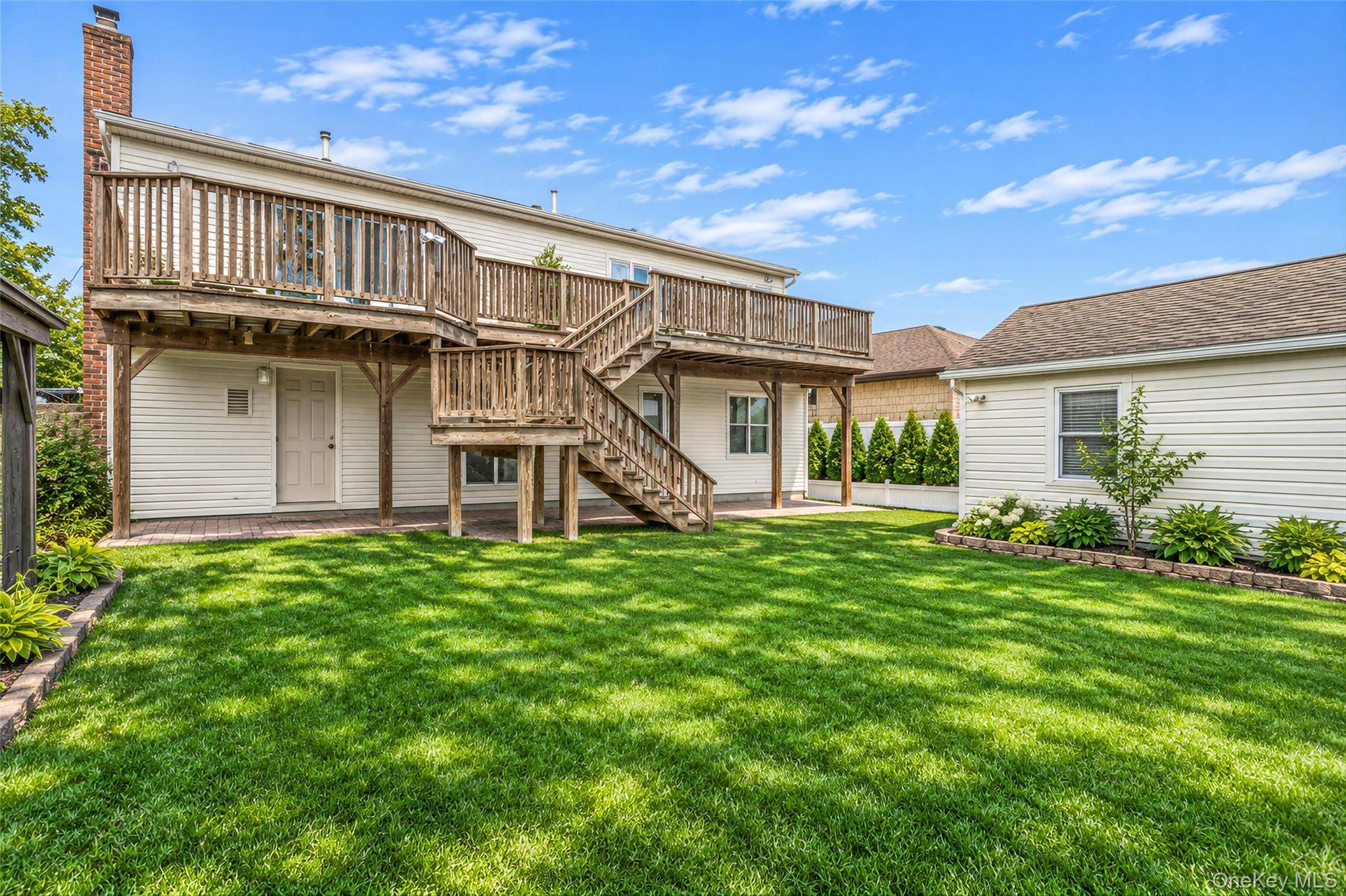240 N Virginia AVE, Massapequa, NY 11758