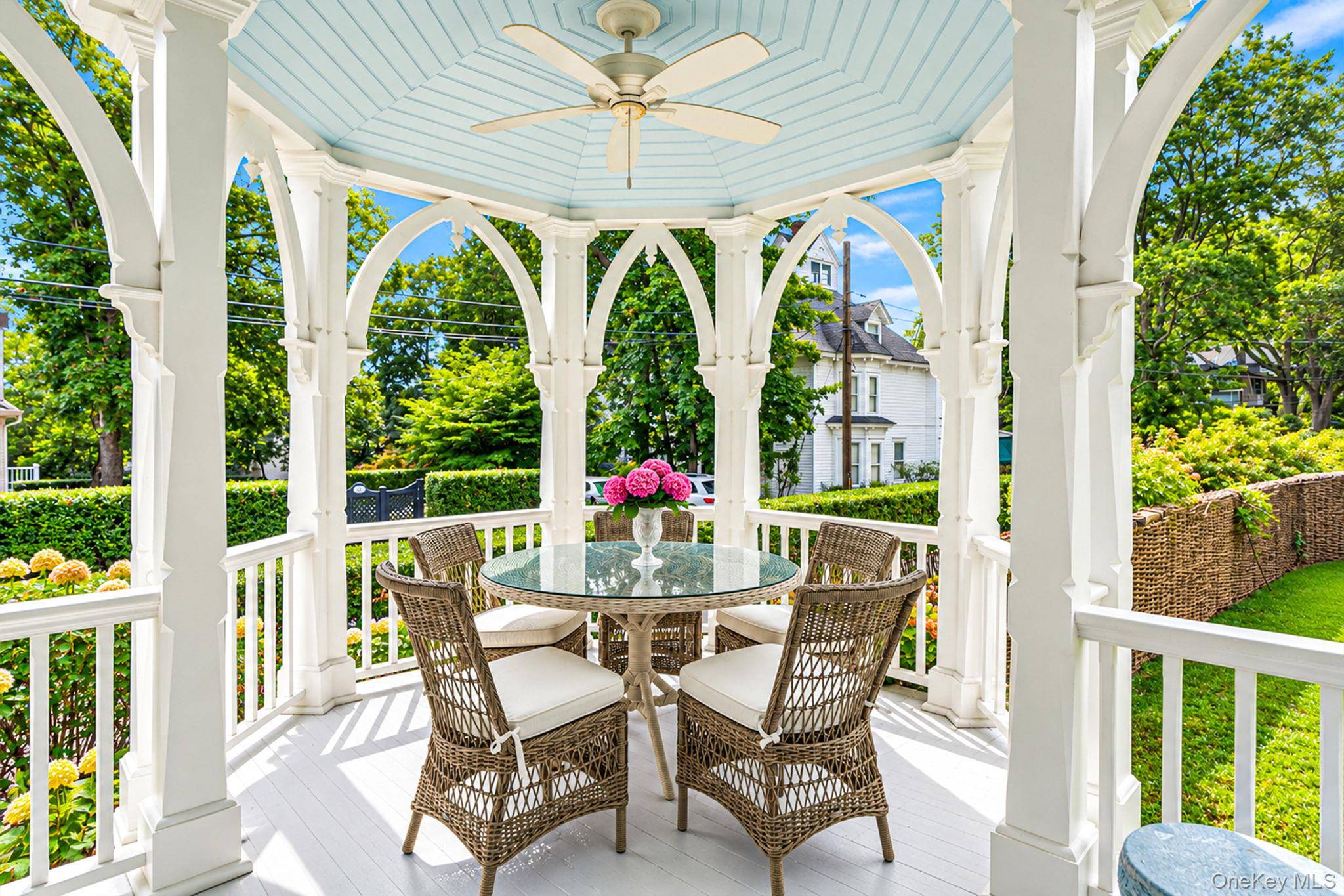 13 Spring Garden AVE, Shelter Island Heights, NY 11965