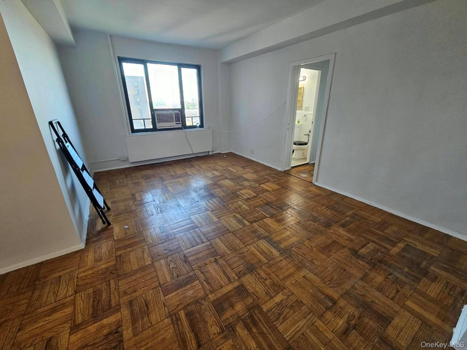 1507 Metropolitan AVE #10E, Bronx, NY 10462