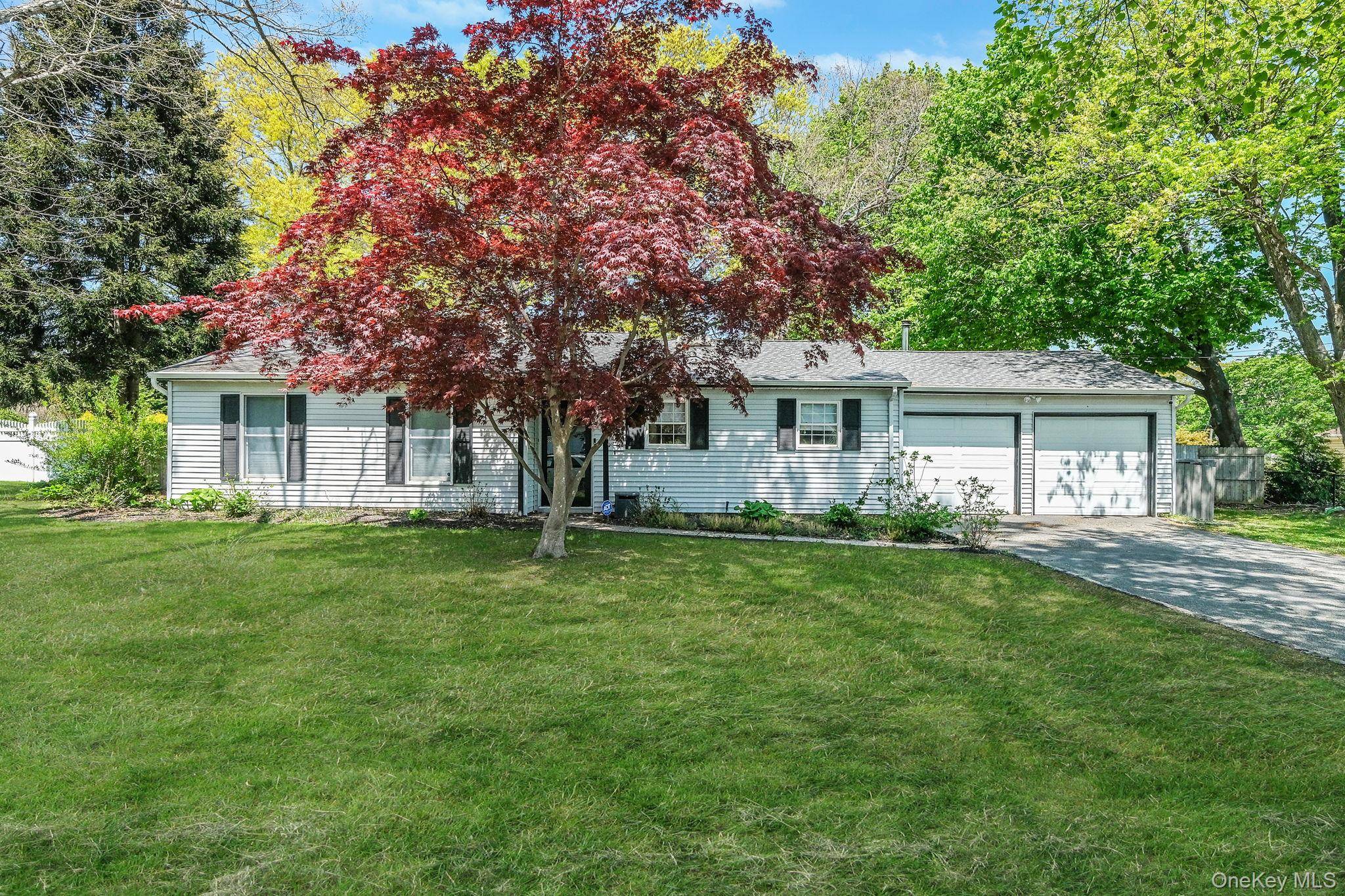 5 Oakwood AVE, Port Jefferson Station, NY 11776